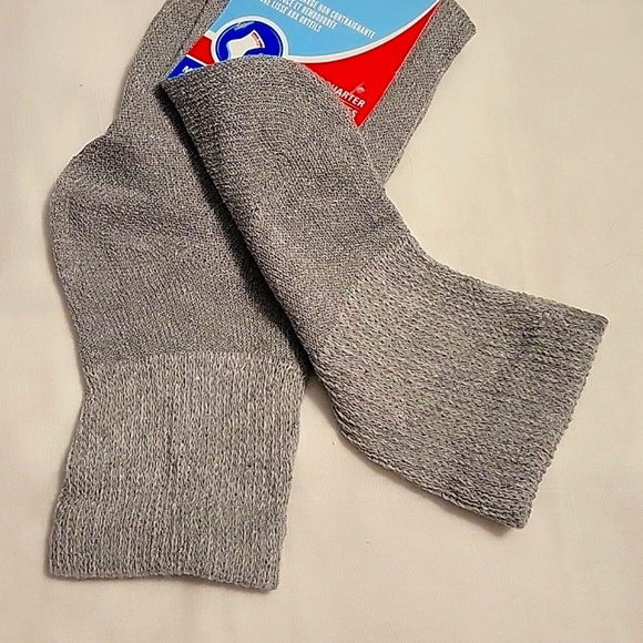 NEW 4 Pair Men's Diabetic Comfort Quarter Socks - Picture 3 of 16